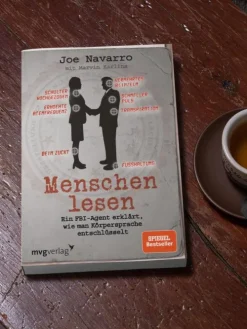 MVG Moderne Vlgs. Ges. Menschen lesen Outlet